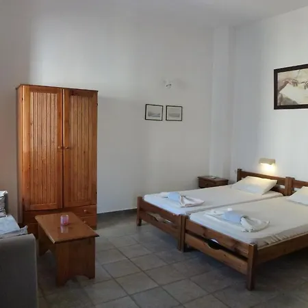 Odos Odysseos Ermoúpoli