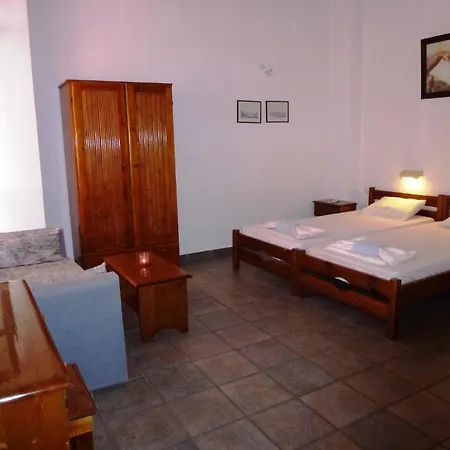 Odos Odysseos * Ermoúpoli